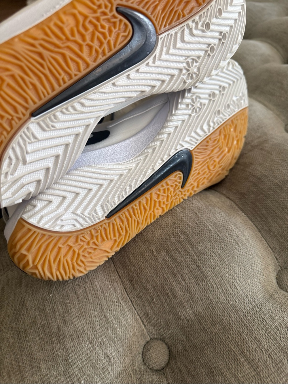 Nike Volleyball Sneakers - Picture 3 of 16